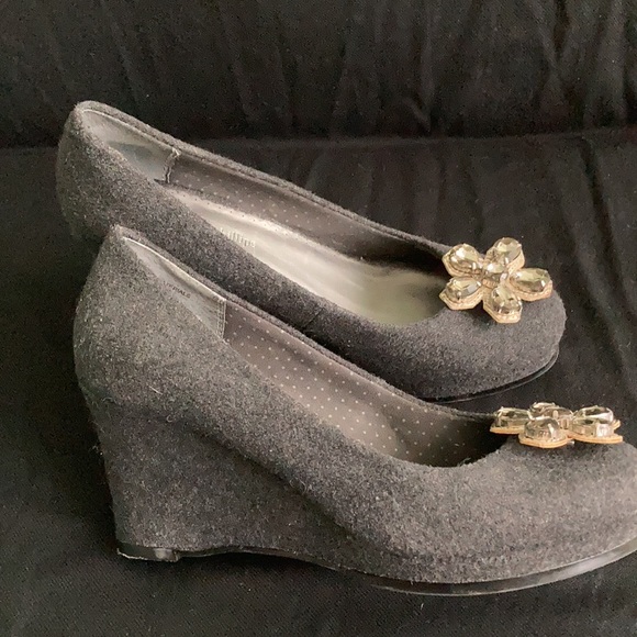 Lindsay Phillips Grey Flannel Wedges - Picture 5 of 5
